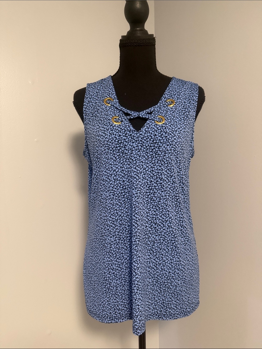 Blue Sleeveless Grommet Detail Tank Top